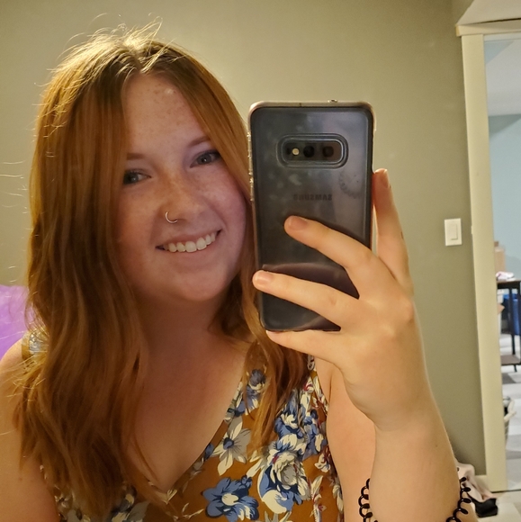 Meet your Posher, Renae - Picture 1 of 2